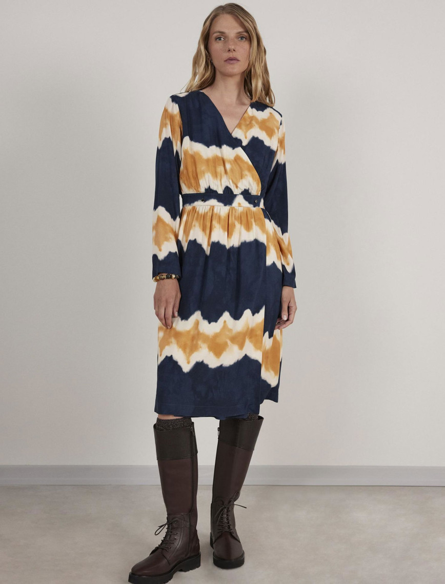 YARGICI V Yaka Elbise YARGICI V Yaka Elbise