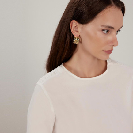 YARGICI Omuz Detaylı Bluz YARGICI Omuz Detaylı Bluz