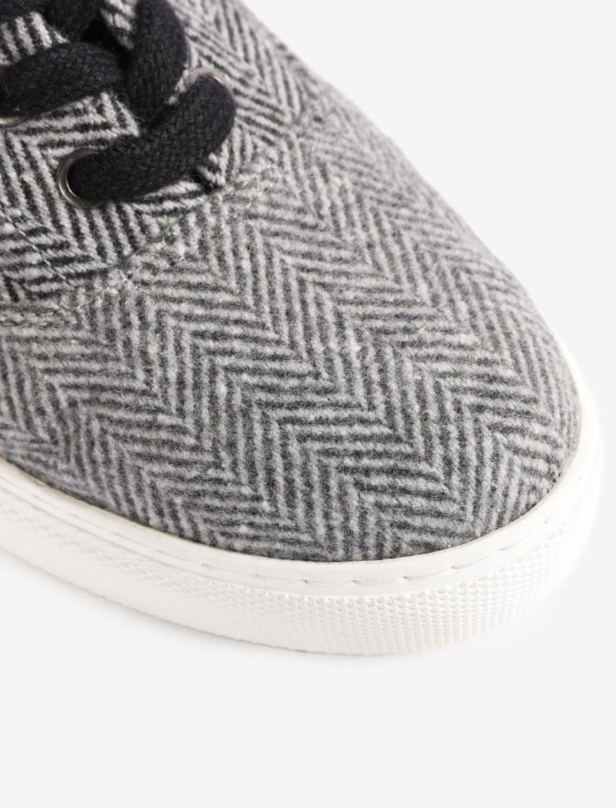 YARGICI Balıksırt Desenli Kumaş Spor Ayakkabı YARGICI Balıksırt Desenli Kumaş Spor Ayakkabı