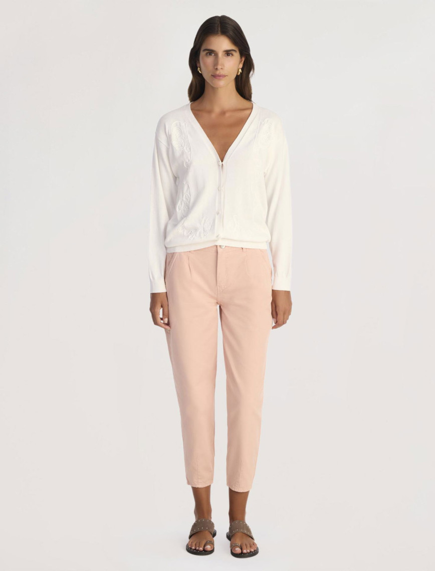 YARGICI V Yaka Nakışlı Hırka YARGICI V Yaka Nakışlı Hırka