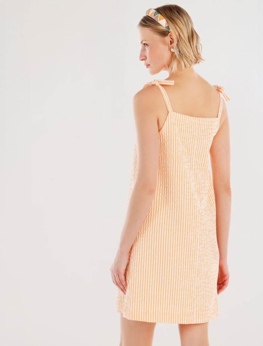 YARGICI Askılı Nakış Detaylı Kısa Boylu Elbise YARGICI Askılı Nakış Detaylı Kısa Boylu Elbise