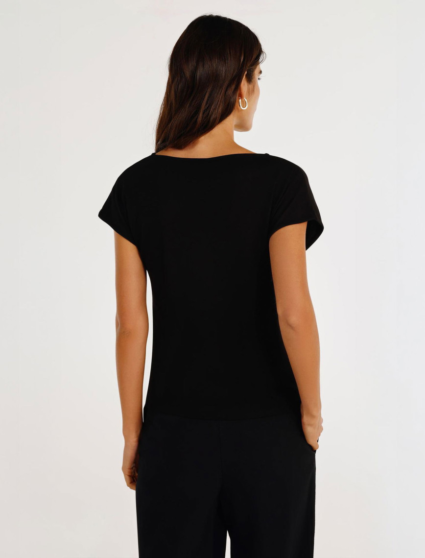 YARGICI Kruvaze Detaylı Kısa Kollu T-shirt