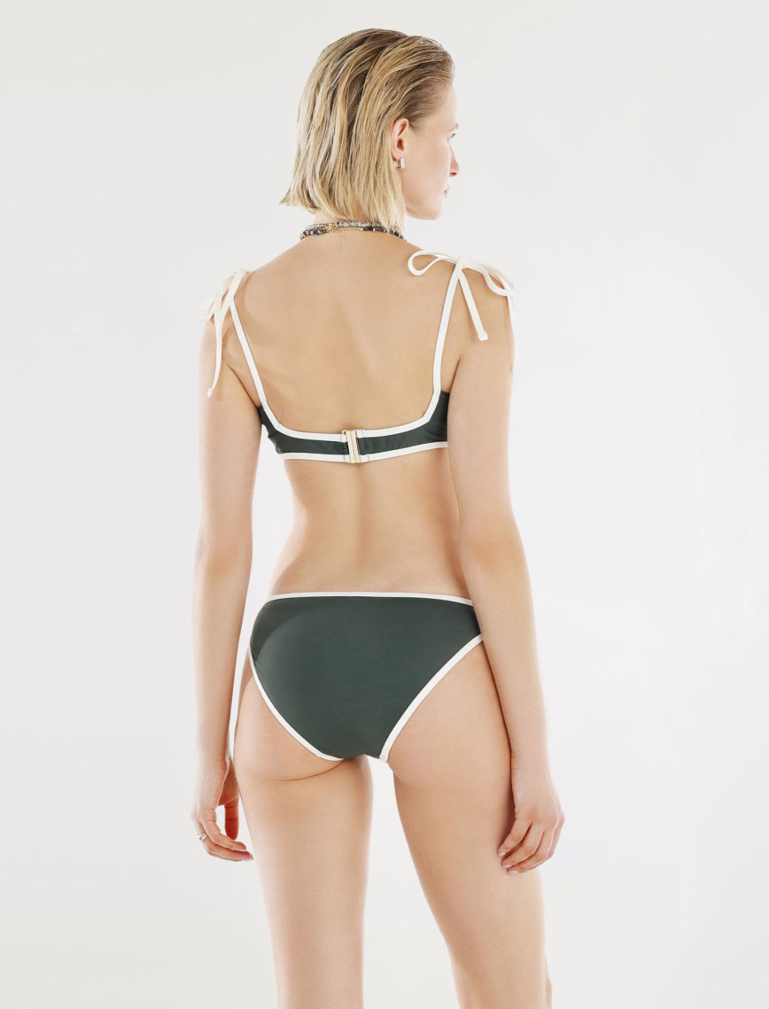 YARGICI Kontrast Detaylı Bikini Üst YARGICI Kontrast Detaylı Bikini Üst