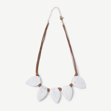 YARGICI Akrilik Taş Detaylı İp Kolye YARGICI Akrilik Taş Detaylı İp Kolye