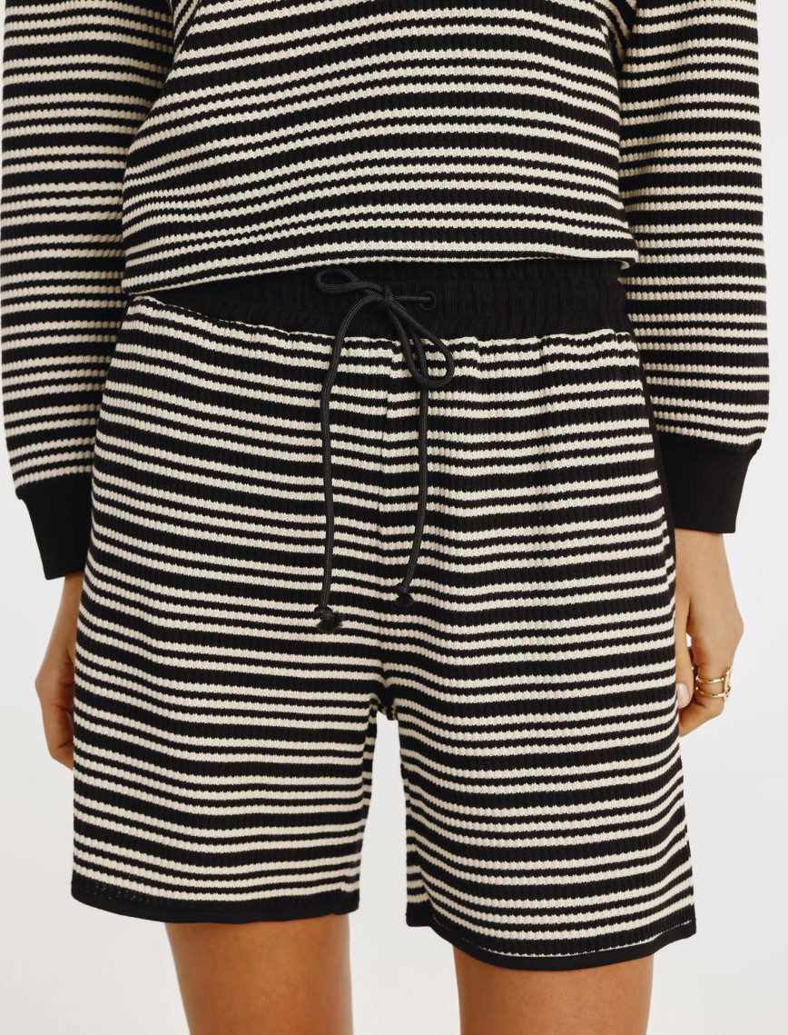 YARGICI Beli Lastikli Cepli Şort YARGICI Beli Lastikli Cepli Şort