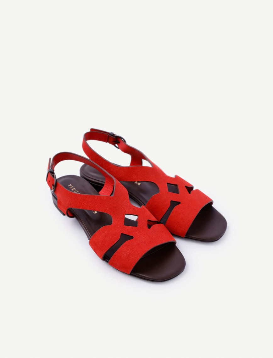 YARGICI Çapraz Bant Detaylı Deri Sandalet YARGICI Çapraz Bant Detaylı Deri Sandalet