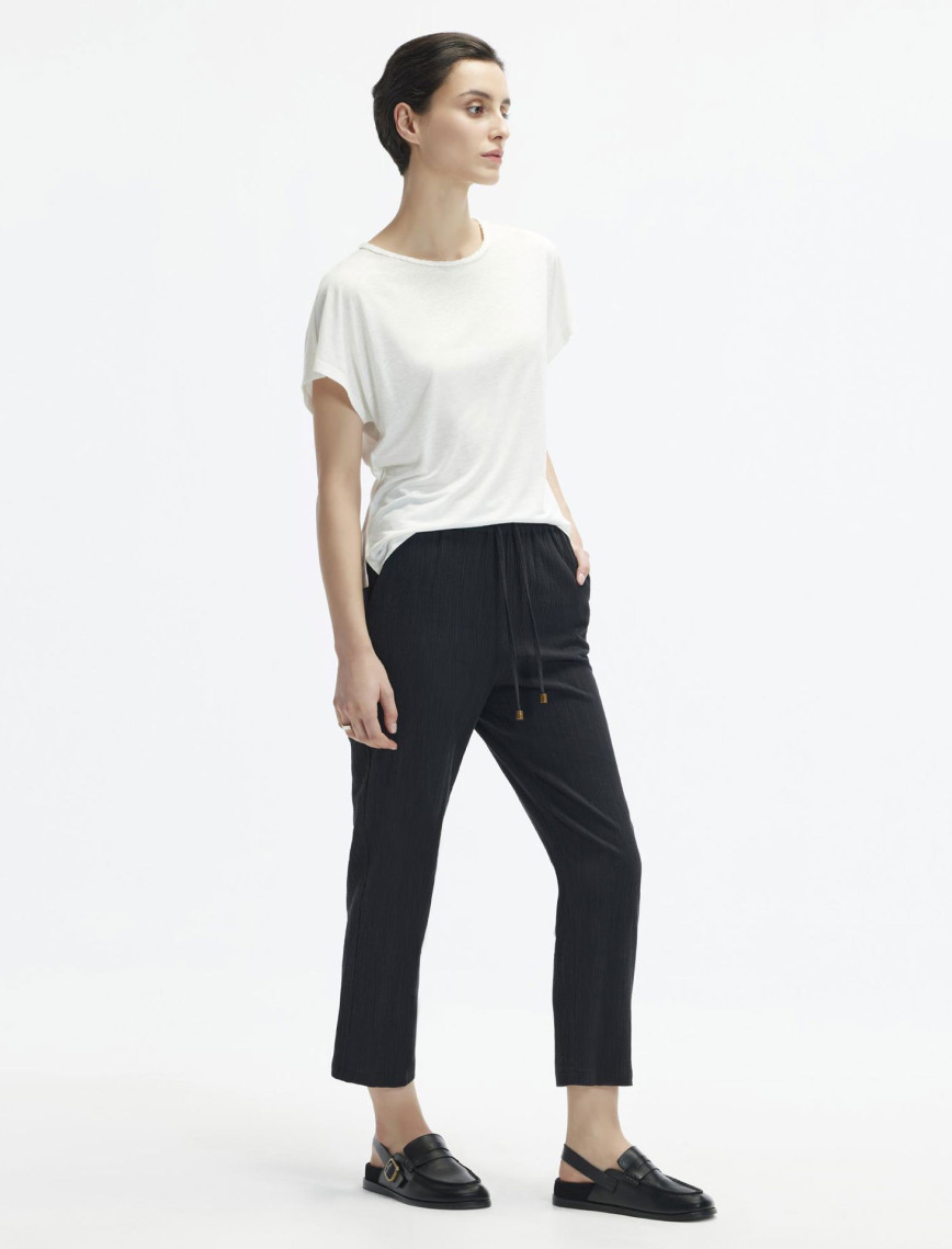 YARGICI Yaka Detaylı Kısa Kollu T-Shirt YARGICI Yaka Detaylı Kısa Kollu T-Shirt