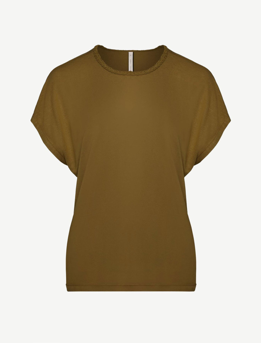 YARGICI Yaka Detaylı Kısa Kollu T-Shirt YARGICI Yaka Detaylı Kısa Kollu T-Shirt