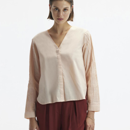 YARGICI Manşeti Bağlamalı V Yaka Uzun Kollu Gömlek YARGICI Manşeti Bağlamalı V Yaka Uzun Kollu Gömlek