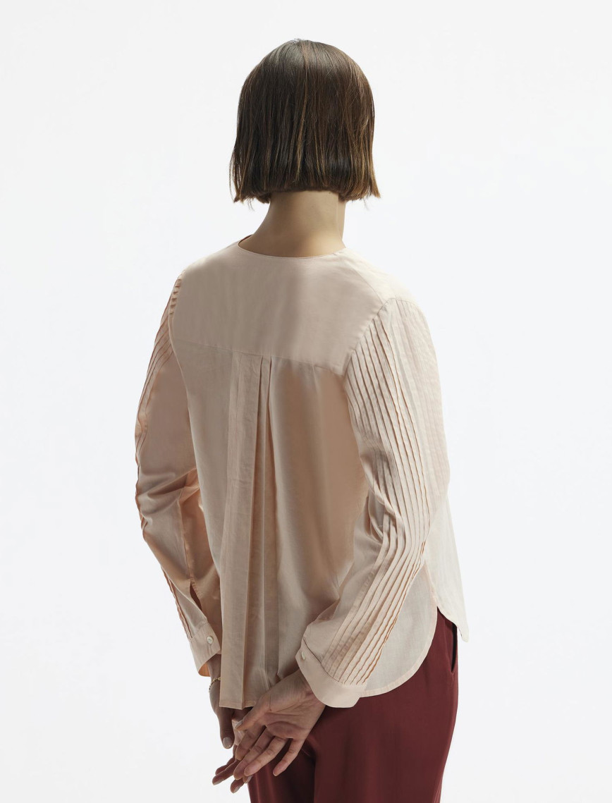 YARGICI Manşeti Bağlamalı V Yaka Uzun Kollu Gömlek YARGICI Manşeti Bağlamalı V Yaka Uzun Kollu Gömlek