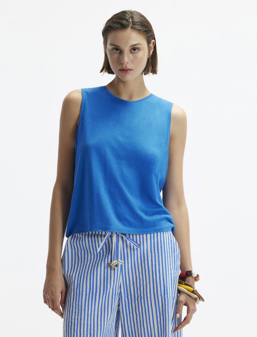 YARGICI Kolsuz Sırt Detaylı T-Shirt YARGICI Kolsuz Sırt Detaylı T-Shirt