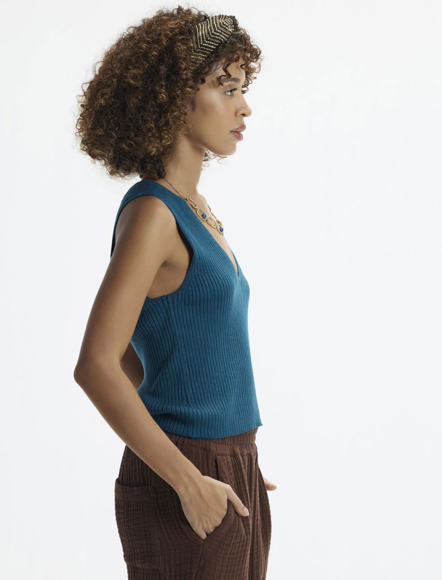 Kolsuz V Yakalı Triko Kolsuz V Yakalı Triko