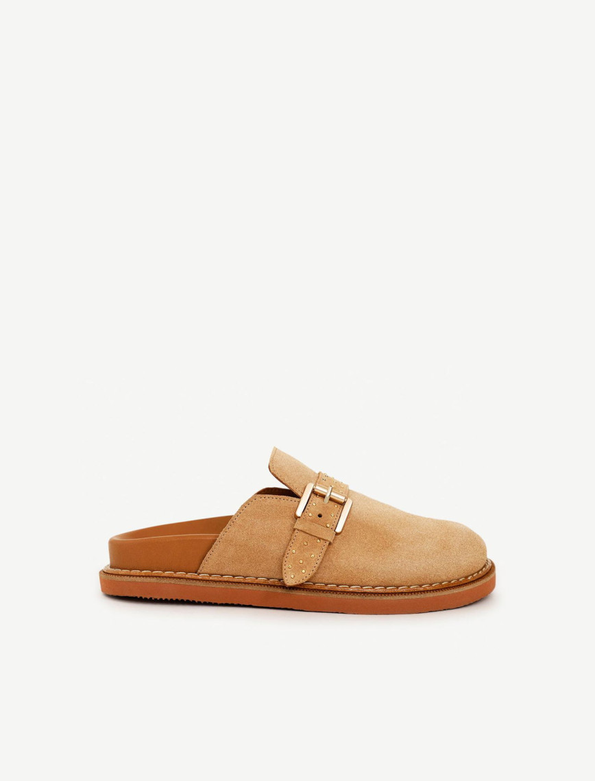 Toka Ve Aksesuar Detaylı Önü Kapalı Deri Terlik Toka Ve Aksesuar Detaylı Önü Kapalı Deri Terlik