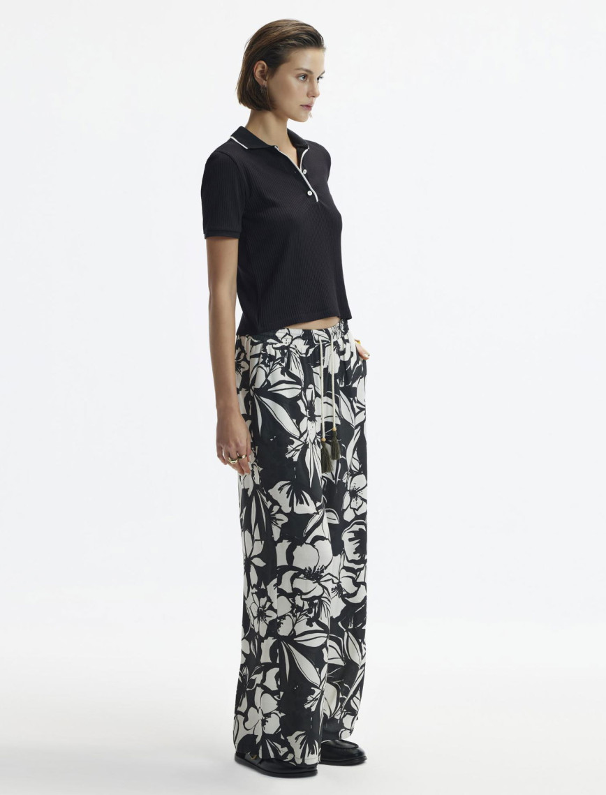 YARGICI Kordon Detaylı Bol Kesim Beli Lastikli Pantolon YARGICI Kordon Detaylı Bol Kesim Beli Lastikli Pantolon