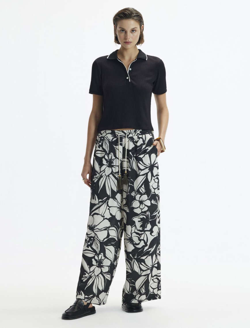 YARGICI Kordon Detaylı Bol Kesim Beli Lastikli Pantolon YARGICI Kordon Detaylı Bol Kesim Beli Lastikli Pantolon