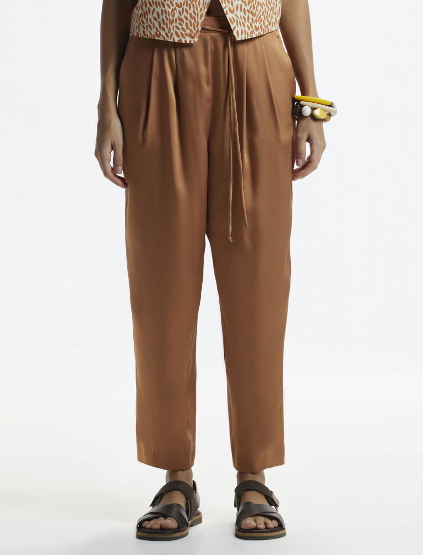 YARGICI Bol Kesim Cepli Bağlama Detaylı Pantolon YARGICI Bol Kesim Cepli Bağlama Detaylı Pantolon