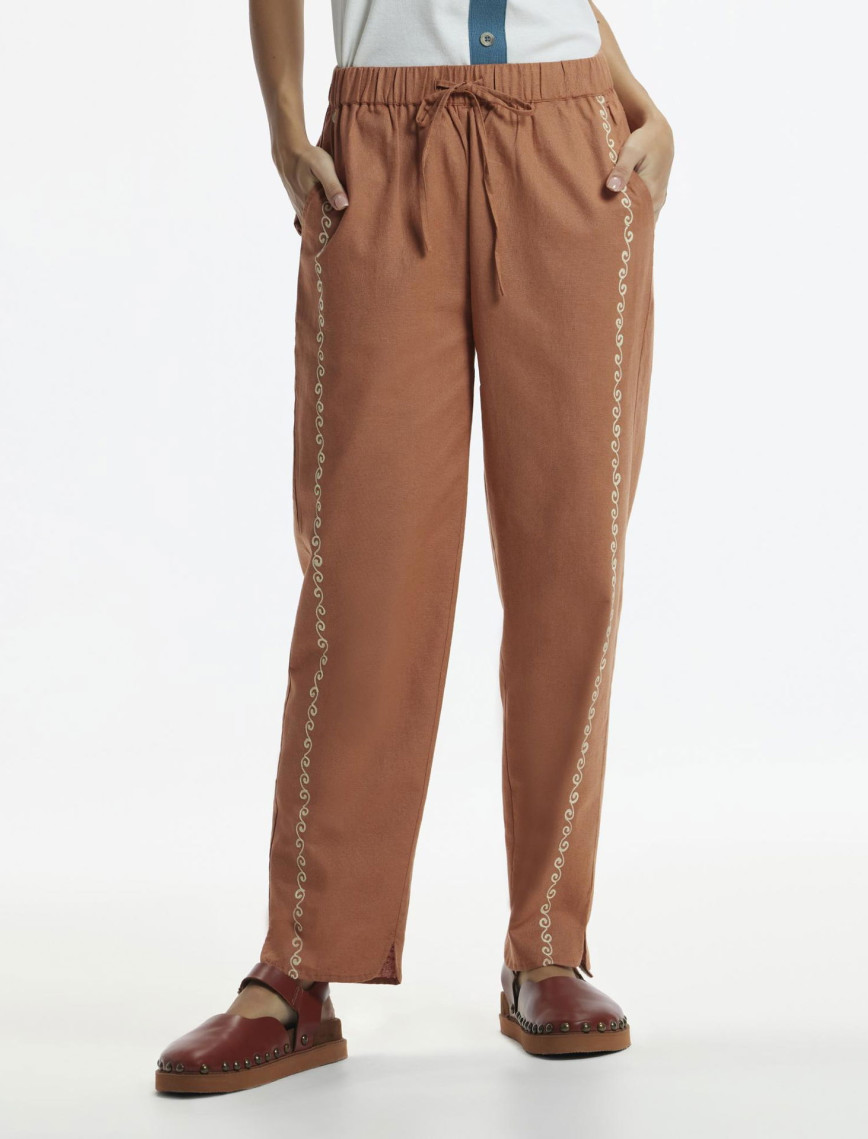 YARGICI Beli Lastikli Nakış Detaylı Pantolon YARGICI Beli Lastikli Nakış Detaylı Pantolon