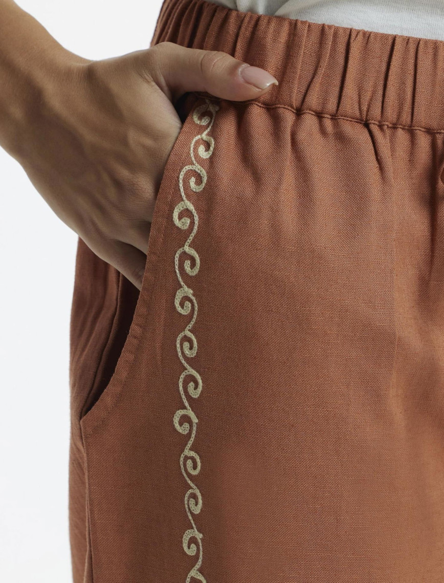 YARGICI Beli Lastikli Nakış Detaylı Pantolon YARGICI Beli Lastikli Nakış Detaylı Pantolon