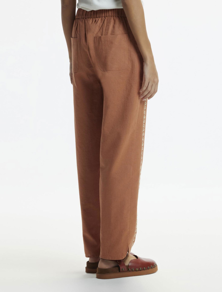 YARGICI Beli Lastikli Nakış Detaylı Pantolon YARGICI Beli Lastikli Nakış Detaylı Pantolon