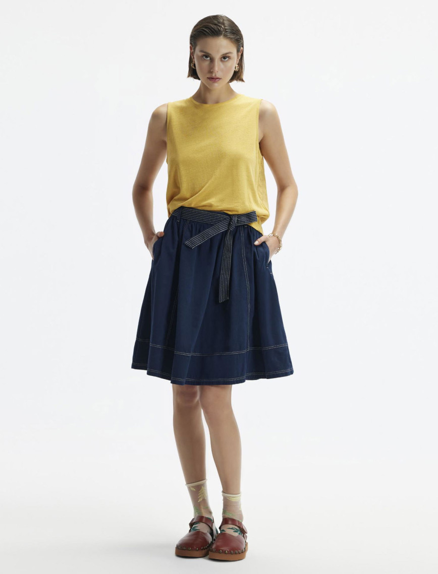 YARGICI Kolsuz Sırt Detaylı T-Shirt YARGICI Kolsuz Sırt Detaylı T-Shirt