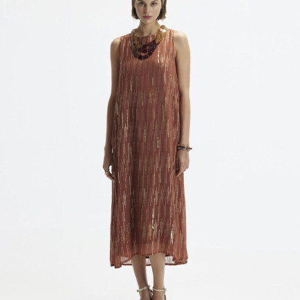 YARGICI Kolsuz Sırt Bağlama Detaylı Midi Elbise YARGICI Kolsuz Sırt Bağlama Detaylı Midi Elbise