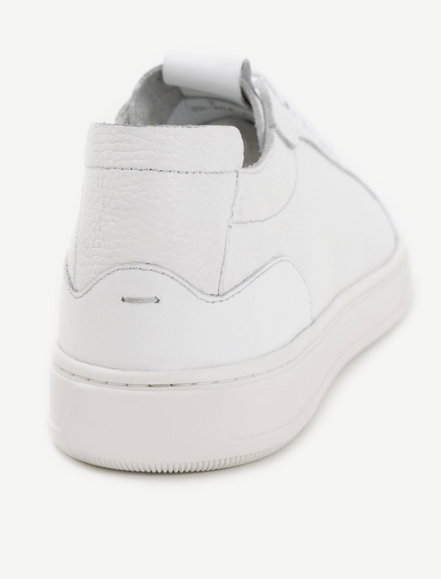 Klasik Beyaz Spor Ayakkabı Klasik Beyaz Spor Ayakkabı