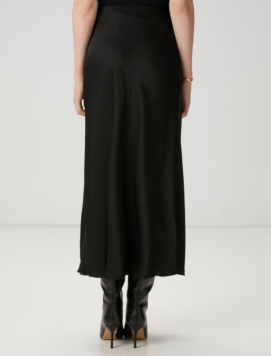 Beymen Club Kadın Siyah Midi Saten Evaze Etek