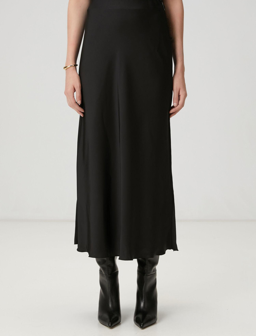 Beymen Club Kadın Siyah Midi Saten Evaze Etek