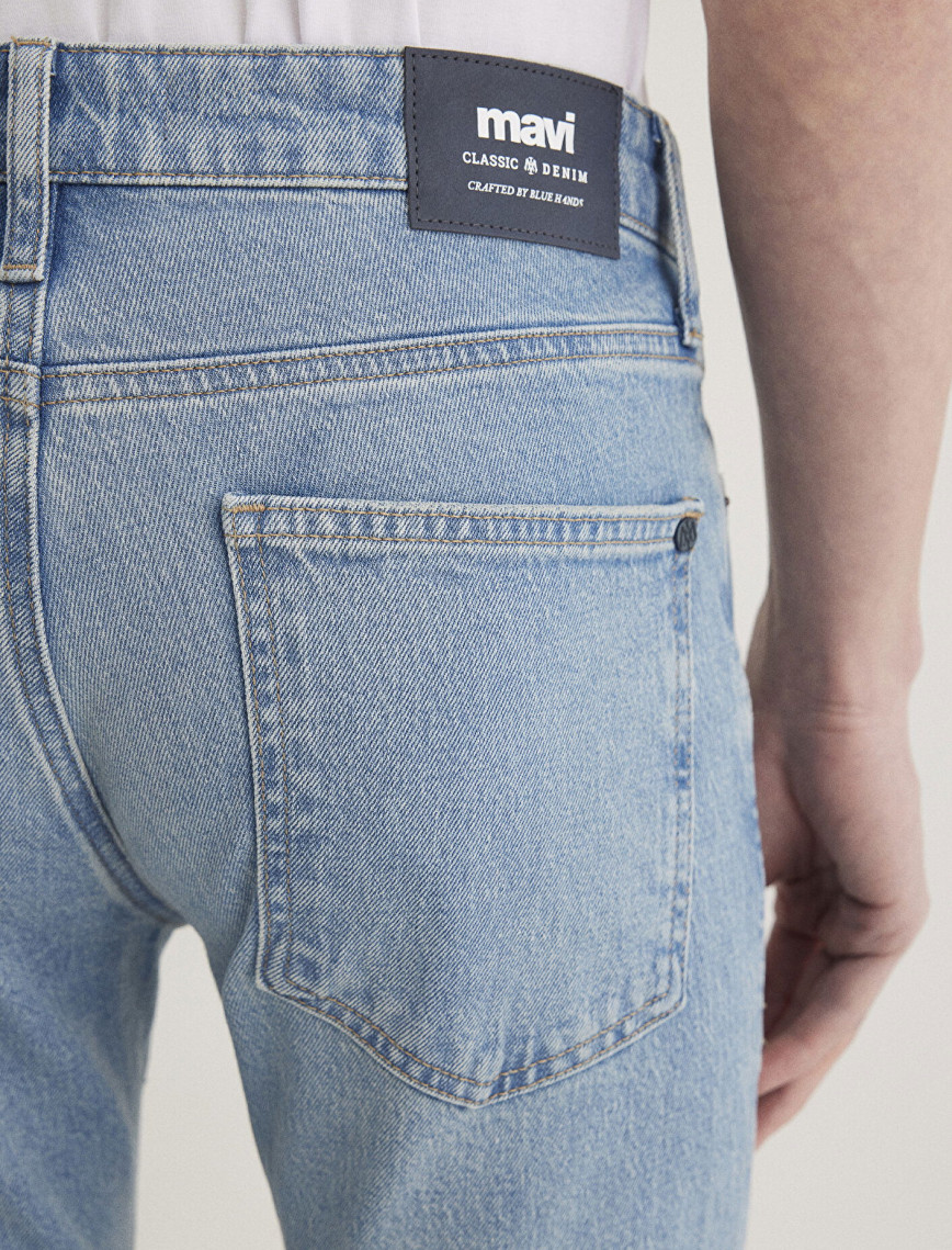 Mavi James Classic Denim Puslu Açık Mavi Jean Pantolon 0042486407 Mavi James Classic Denim Puslu Açık Mavi Jean Pantolon 0042486407