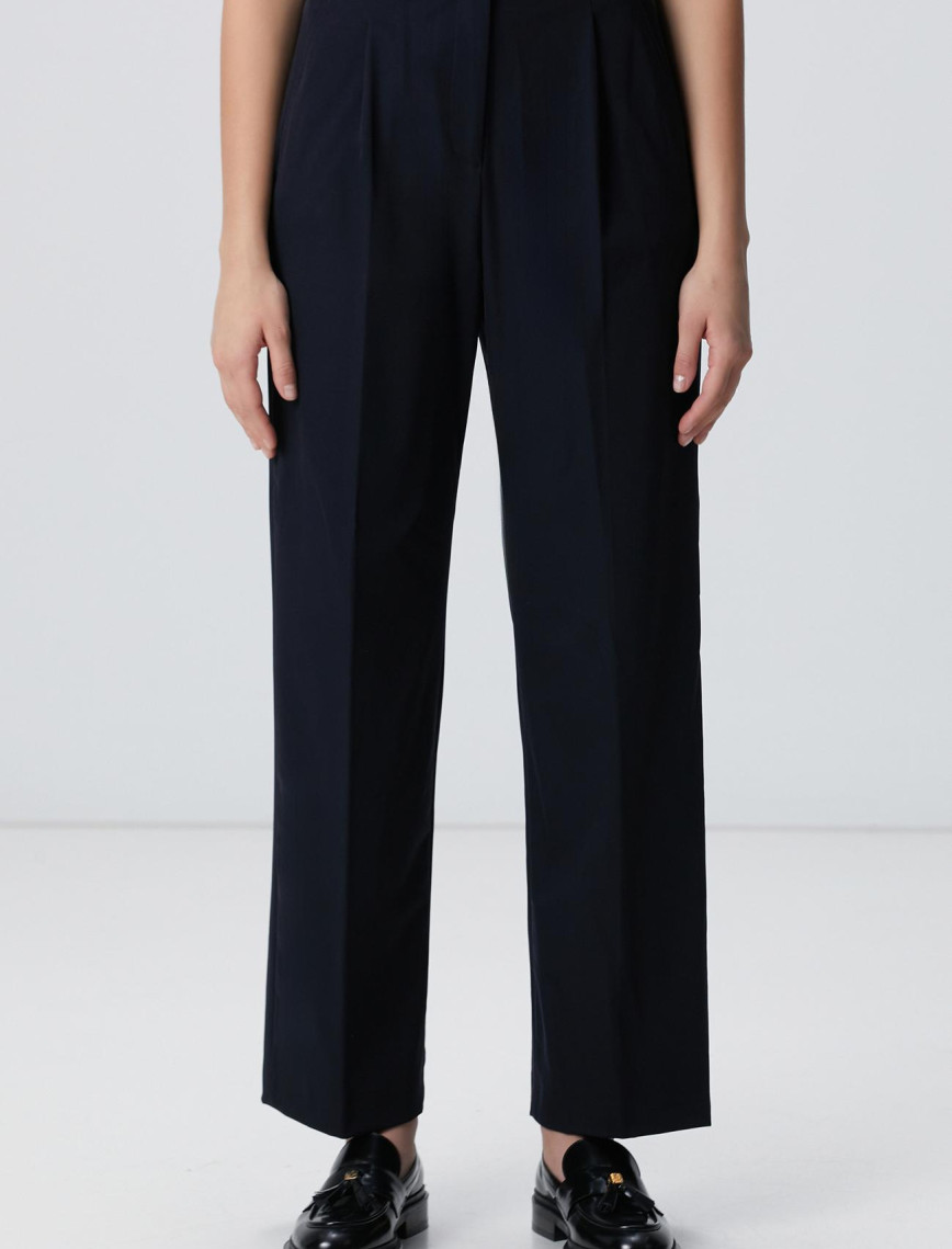 Network Kadın Lacivert Geniş Paça Basic Pantolon Network Kadın Lacivert Geniş Paça Basic Pantolon