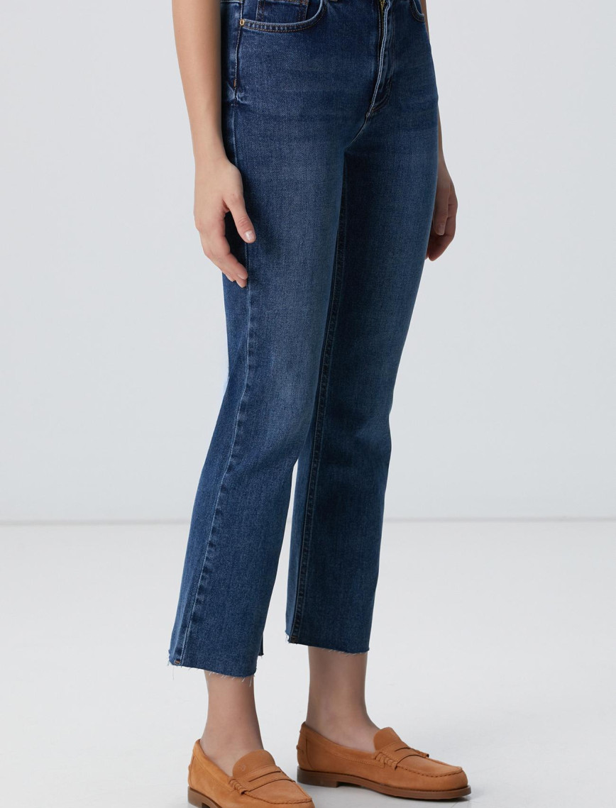 Network Kadın İndigo Kesik Paça Denim Pantolon Network Kadın İndigo Kesik Paça Denim Pantolon