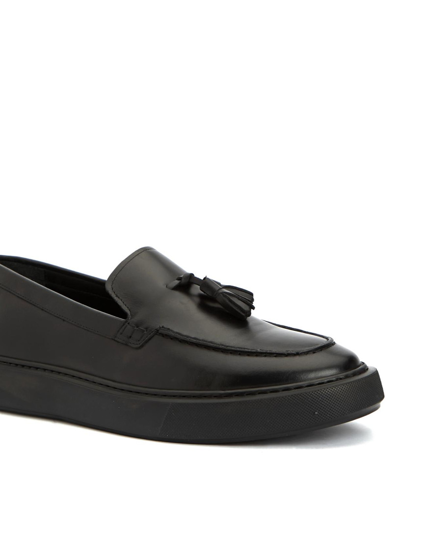Divarese Erkek Siyah Püskül Detaylı Deri Loafer Divarese Erkek Siyah Püskül Detaylı Deri Loafer