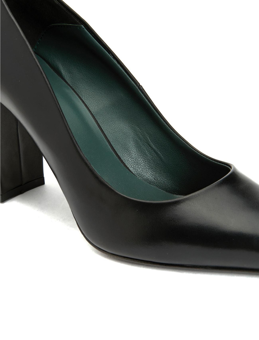 George Hogg Kadın Siyah Deri Topuklu Ayakkabı George Hogg Kadın Siyah Deri Topuklu Ayakkabı