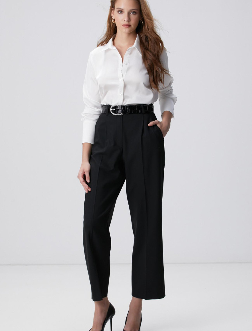 Network Kadın Kırık Beyaz Geniş Manşetli Saten Gömlek Network Kadın Kırık Beyaz Geniş Manşetli Saten Gömlek