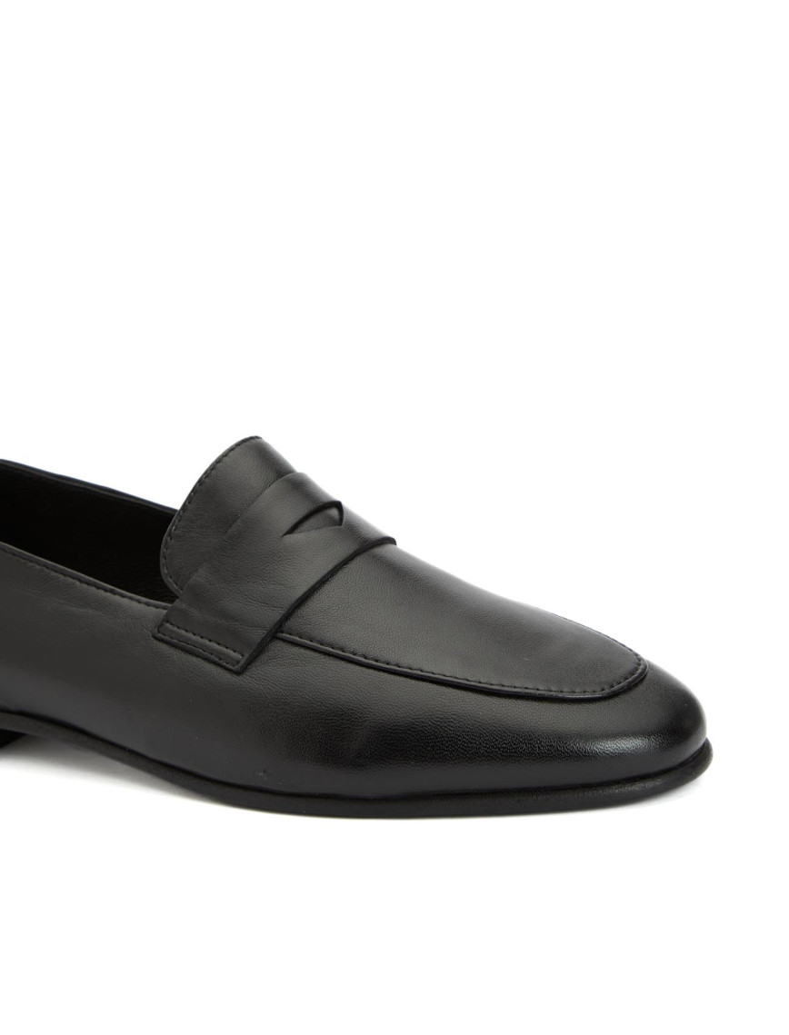 George Hogg Kadın Siyah Kuşak Detaylı Deri Loafer George Hogg Kadın Siyah Kuşak Detaylı Deri Loafer