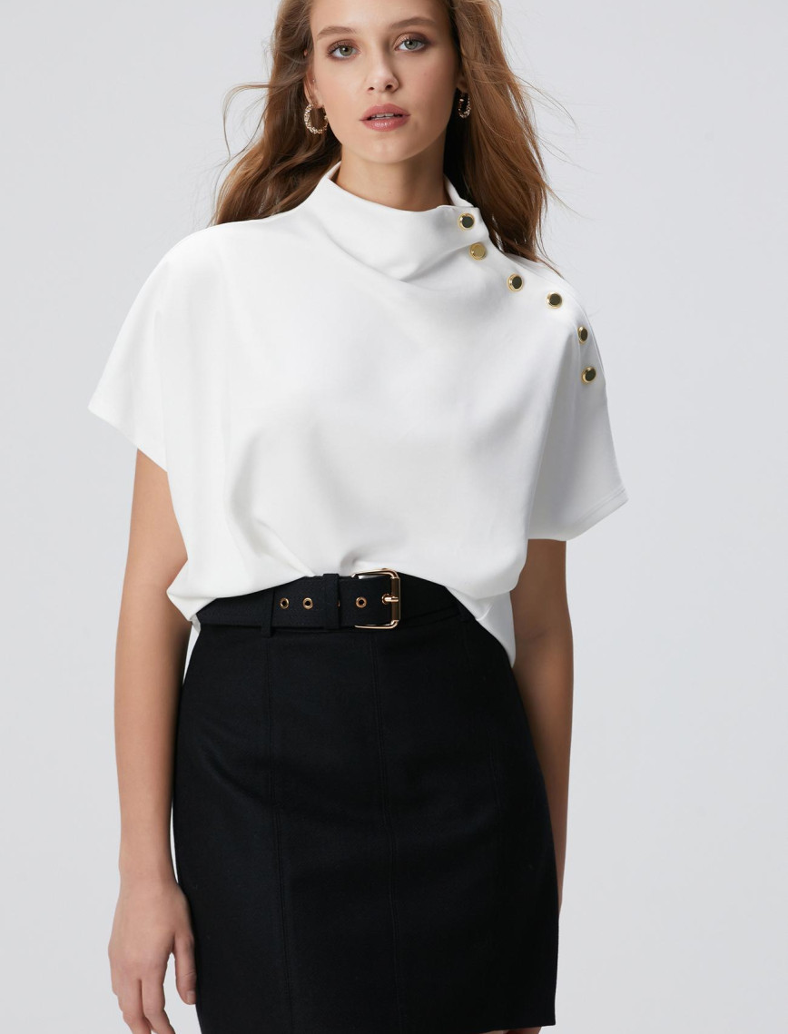 Network Kadın Kırık Beyaz Çıtçıt Detaylı T-shirt Network Kadın Kırık Beyaz Çıtçıt Detaylı T-shirt