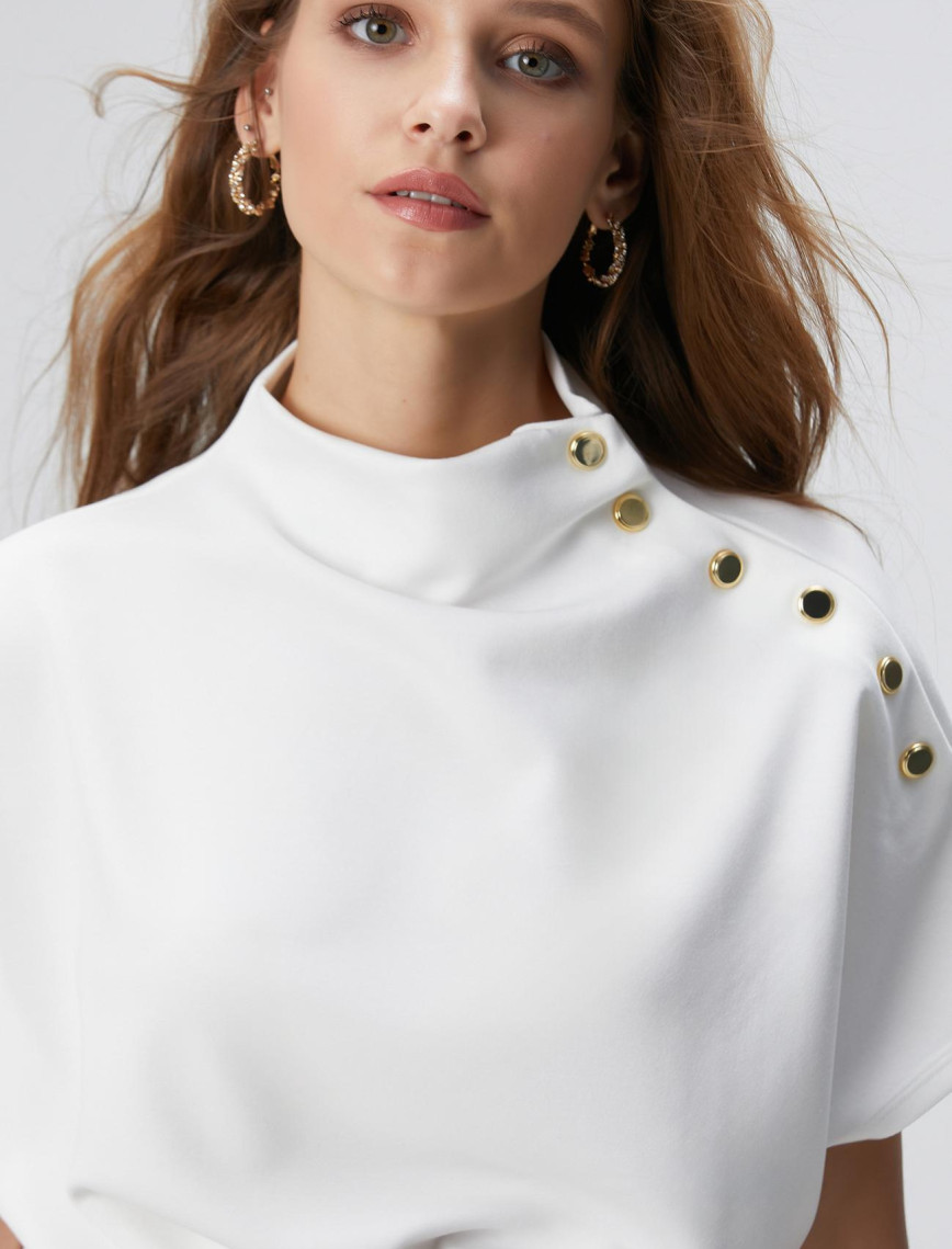 Network Kadın Kırık Beyaz Çıtçıt Detaylı T-shirt Network Kadın Kırık Beyaz Çıtçıt Detaylı T-shirt