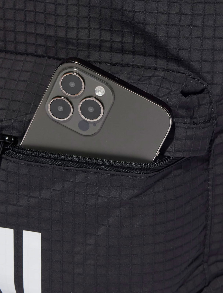 adidas Essentials 3 Bantlı Unisex Siyah Sırt Çantası adidas Essentials 3 Bantlı Unisex Siyah Sırt Çantası