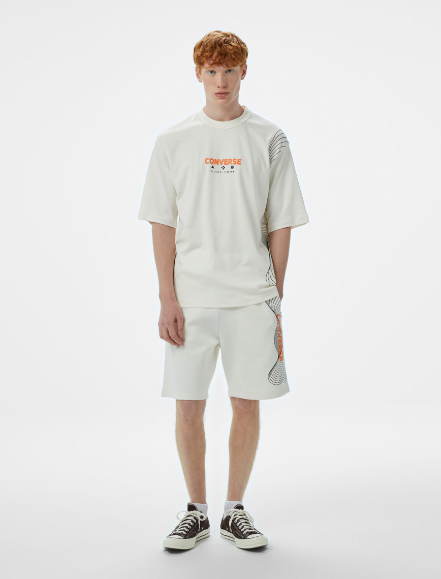 Converse Star Chevron Baskılı Erkek Oversize Fit Krem T-Shirt Converse Star Chevron Baskılı Erkek Oversize Fit Krem T-Shirt
