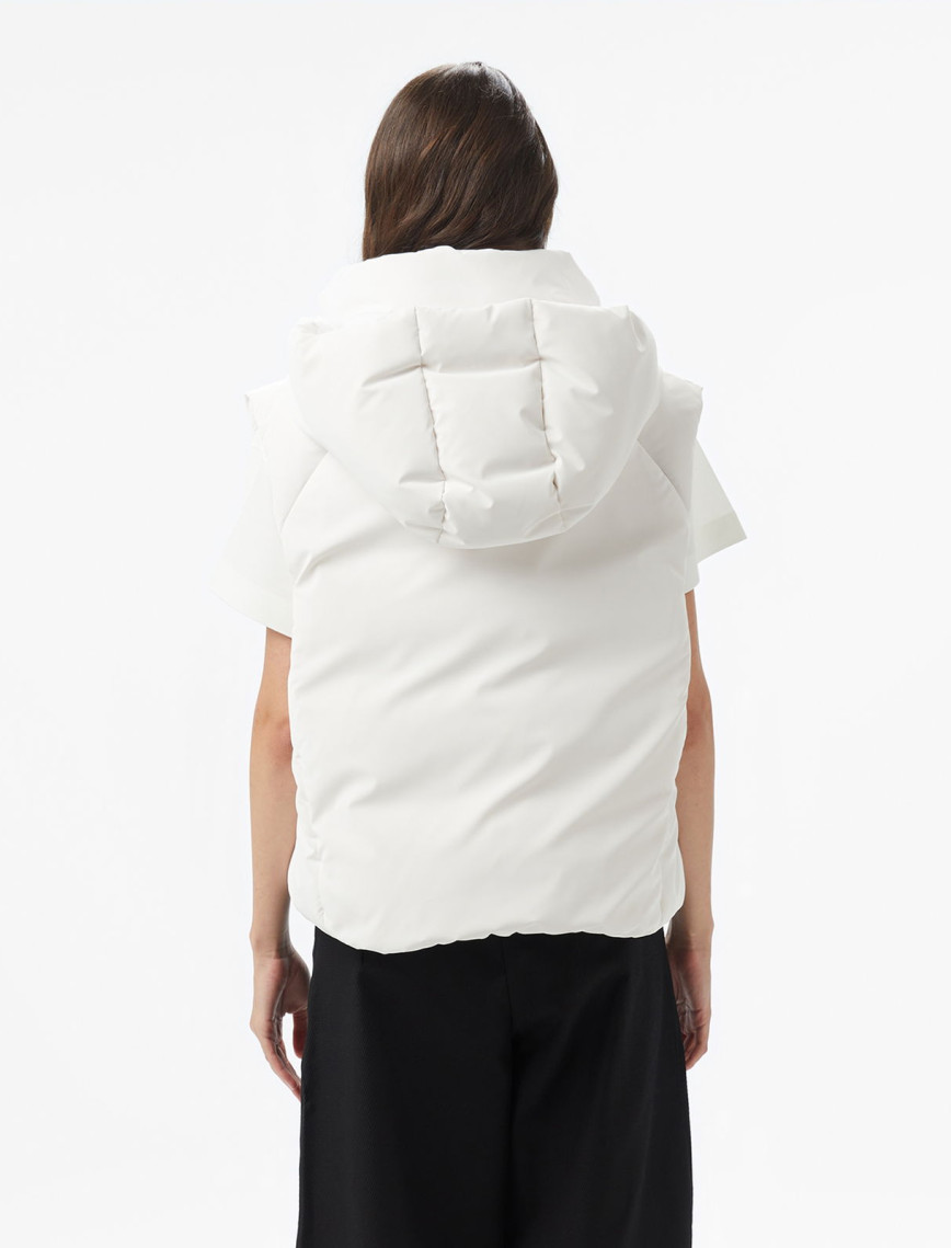 Lacoste Kadın Kapüşonlu Beyaz Yelek Lacoste Kadın Kapüşonlu Beyaz Yelek