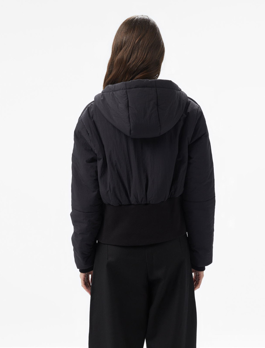 Lacoste Kadın Kapüşonlu Siyah Ceket Lacoste Kadın Kapüşonlu Siyah Ceket