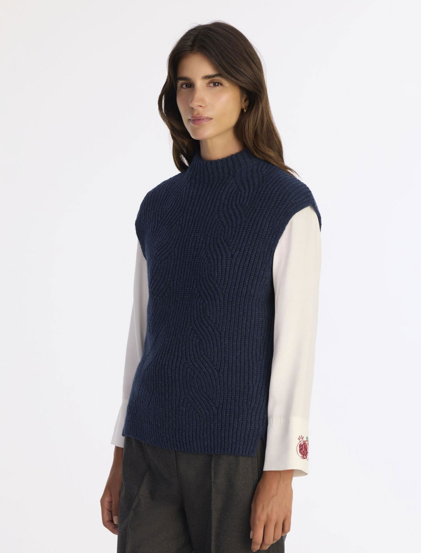 YARGICI Regular Yarım Balıkçı Yaka Kolsuz Kazak YARGICI Regular Yarım Balıkçı Yaka Kolsuz Kazak