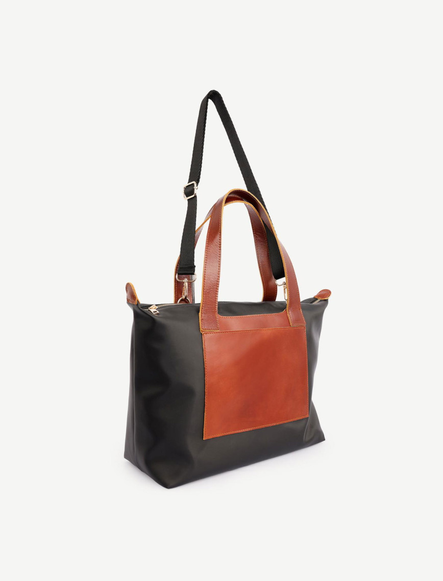 YARGICI Cep Detaylı Deri Garnili Büyük Boy Omuz Çantası YARGICI Cep Detaylı Deri Garnili Büyük Boy Omuz Çantası