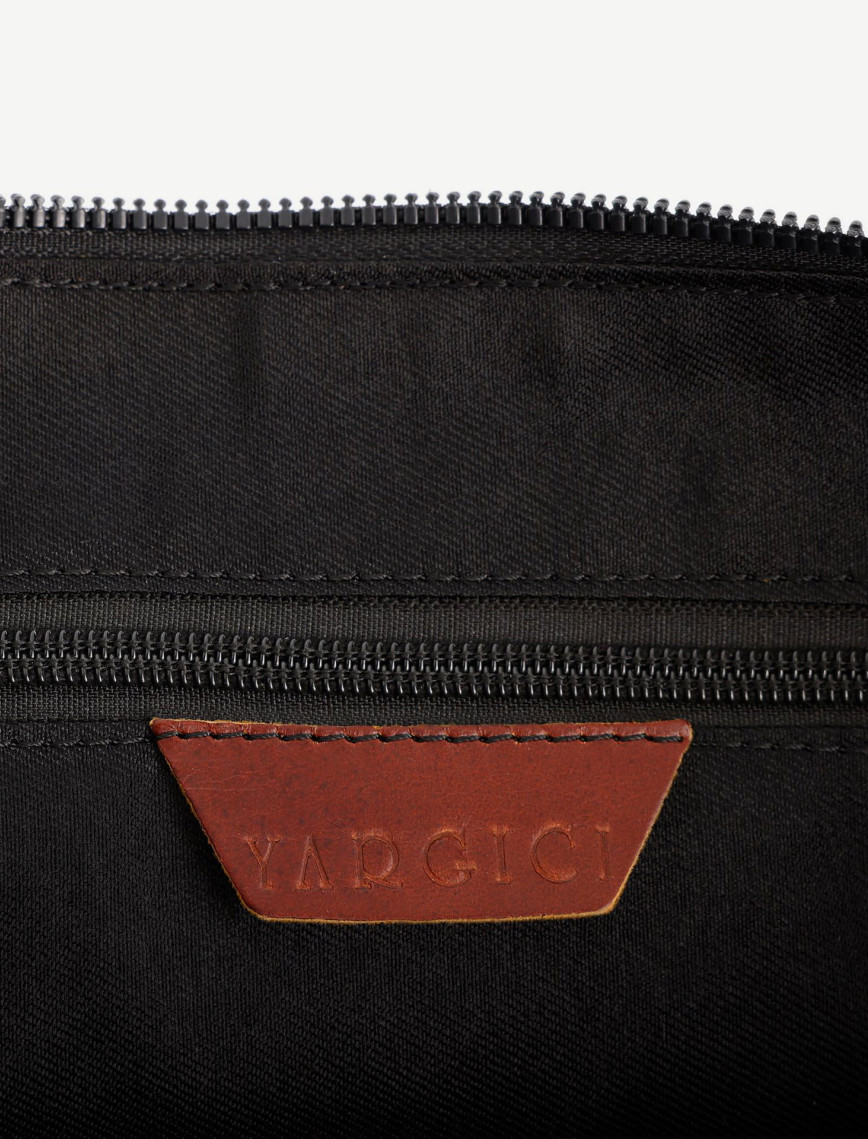 YARGICI Cep Detaylı Deri Garnili Büyük Boy Omuz Çantası YARGICI Cep Detaylı Deri Garnili Büyük Boy Omuz Çantası