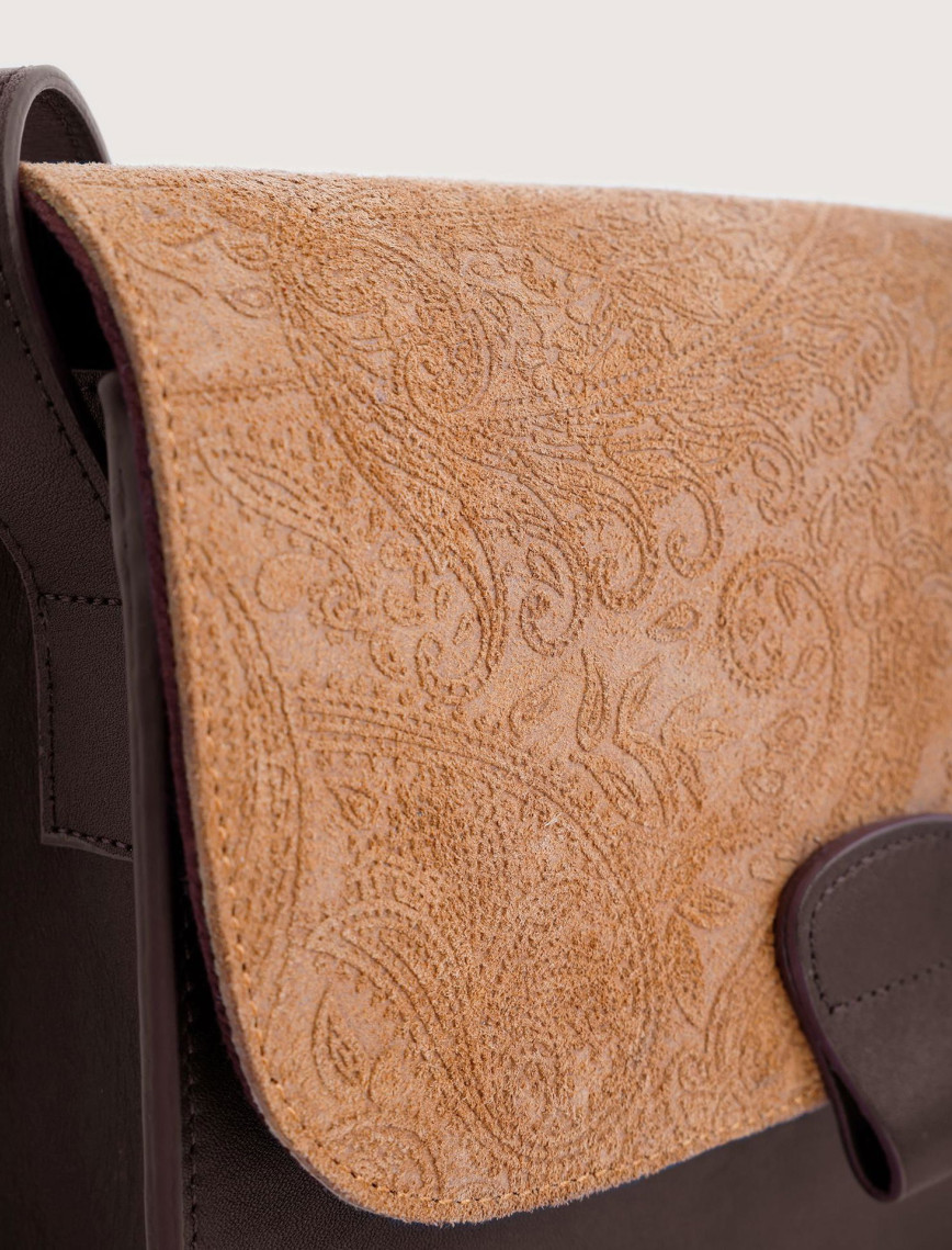 YARGICI Şal Baskılı Süet Garnili Deri Çapraz Çanta YARGICI Şal Baskılı Süet Garnili Deri Çapraz Çanta