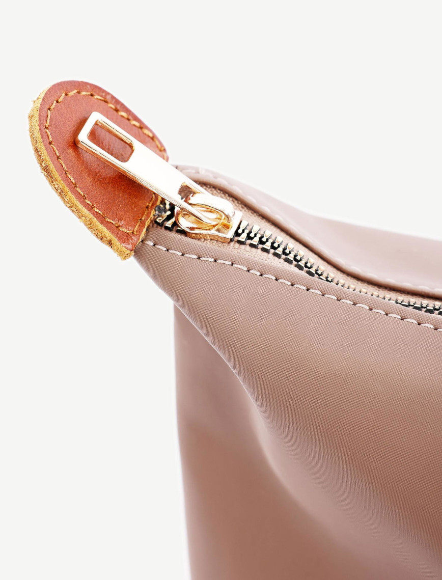 YARGICI Cep Detaylı Deri Garnili Büyük Boy Omuz Çantası YARGICI Cep Detaylı Deri Garnili Büyük Boy Omuz Çantası