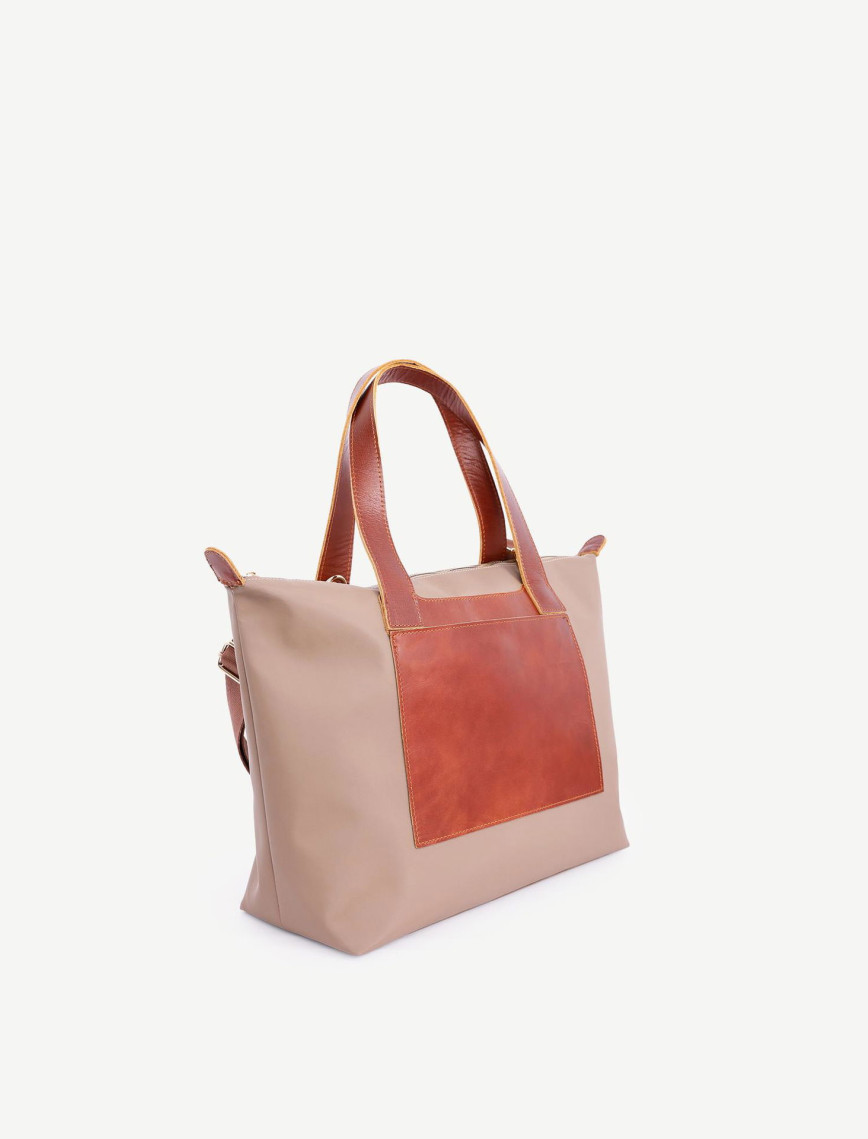 YARGICI Cep Detaylı Deri Garnili Büyük Boy Omuz Çantası YARGICI Cep Detaylı Deri Garnili Büyük Boy Omuz Çantası