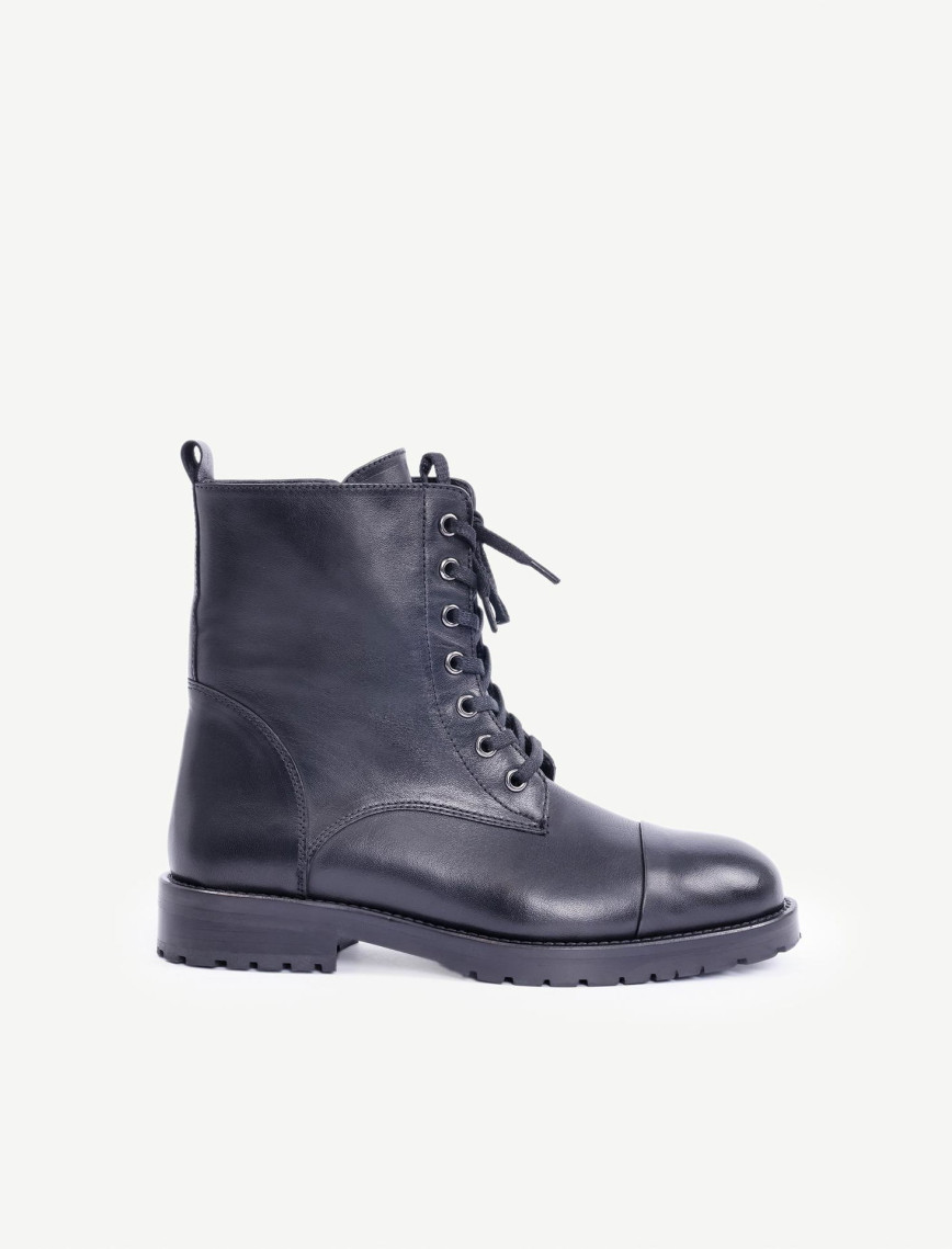 YARGICI İnce Tabanlı Deri Bağcıklı Bot YARGICI İnce Tabanlı Deri Bağcıklı Bot