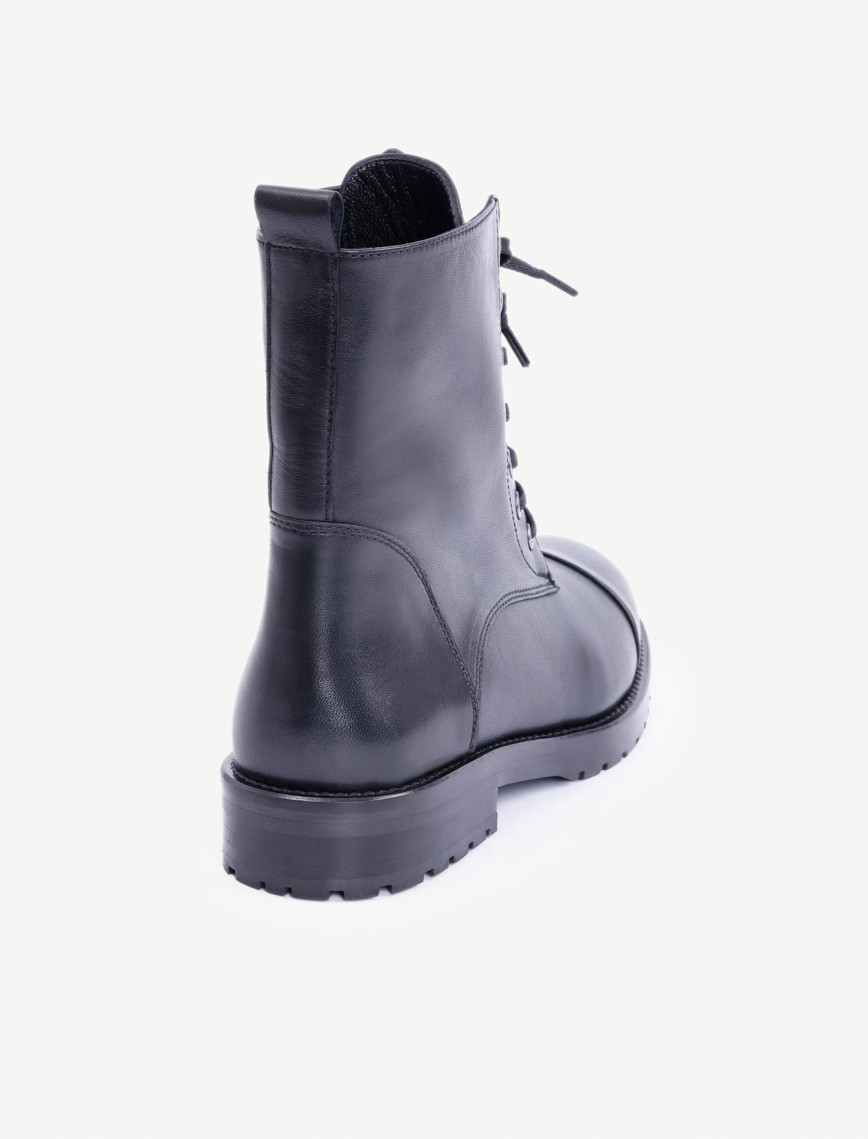 YARGICI İnce Tabanlı Deri Bağcıklı Bot YARGICI İnce Tabanlı Deri Bağcıklı Bot