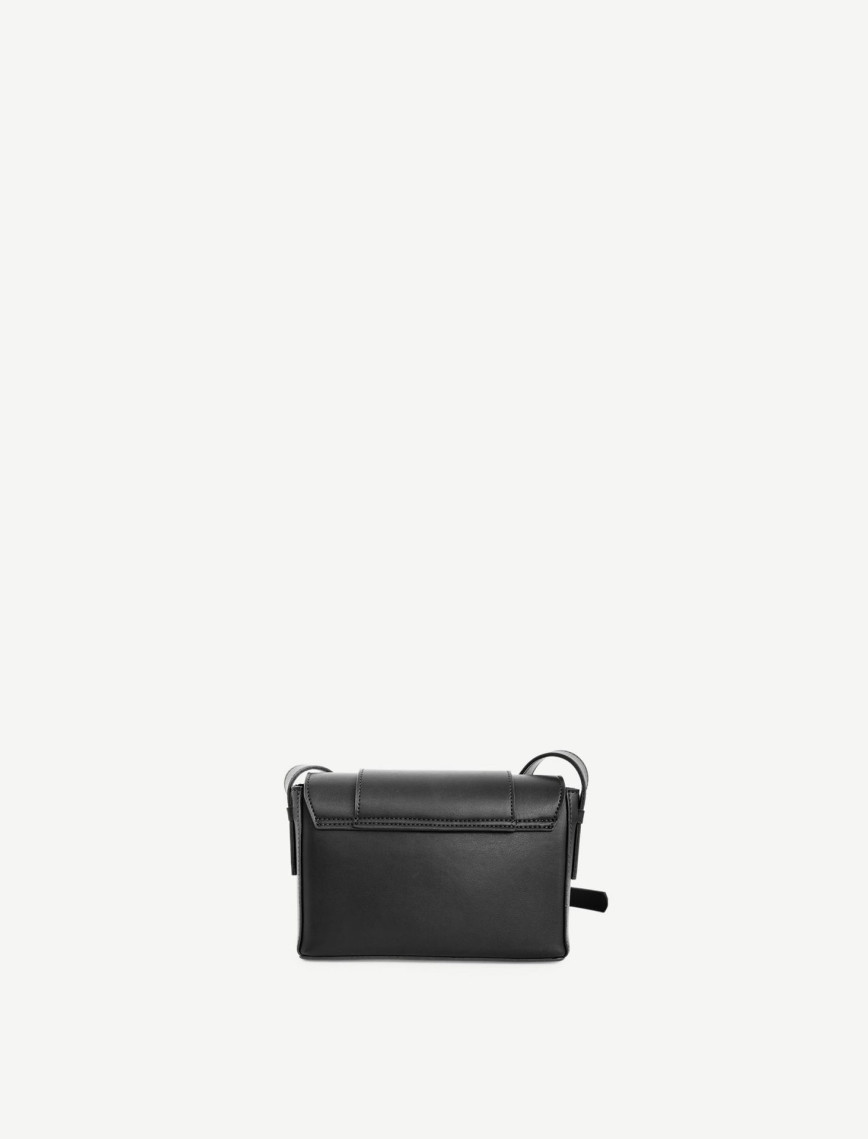 YARGICI Deri Görünümlü Kemer Detaylı Çapraz Çanta YARGICI Deri Görünümlü Kemer Detaylı Çapraz Çanta